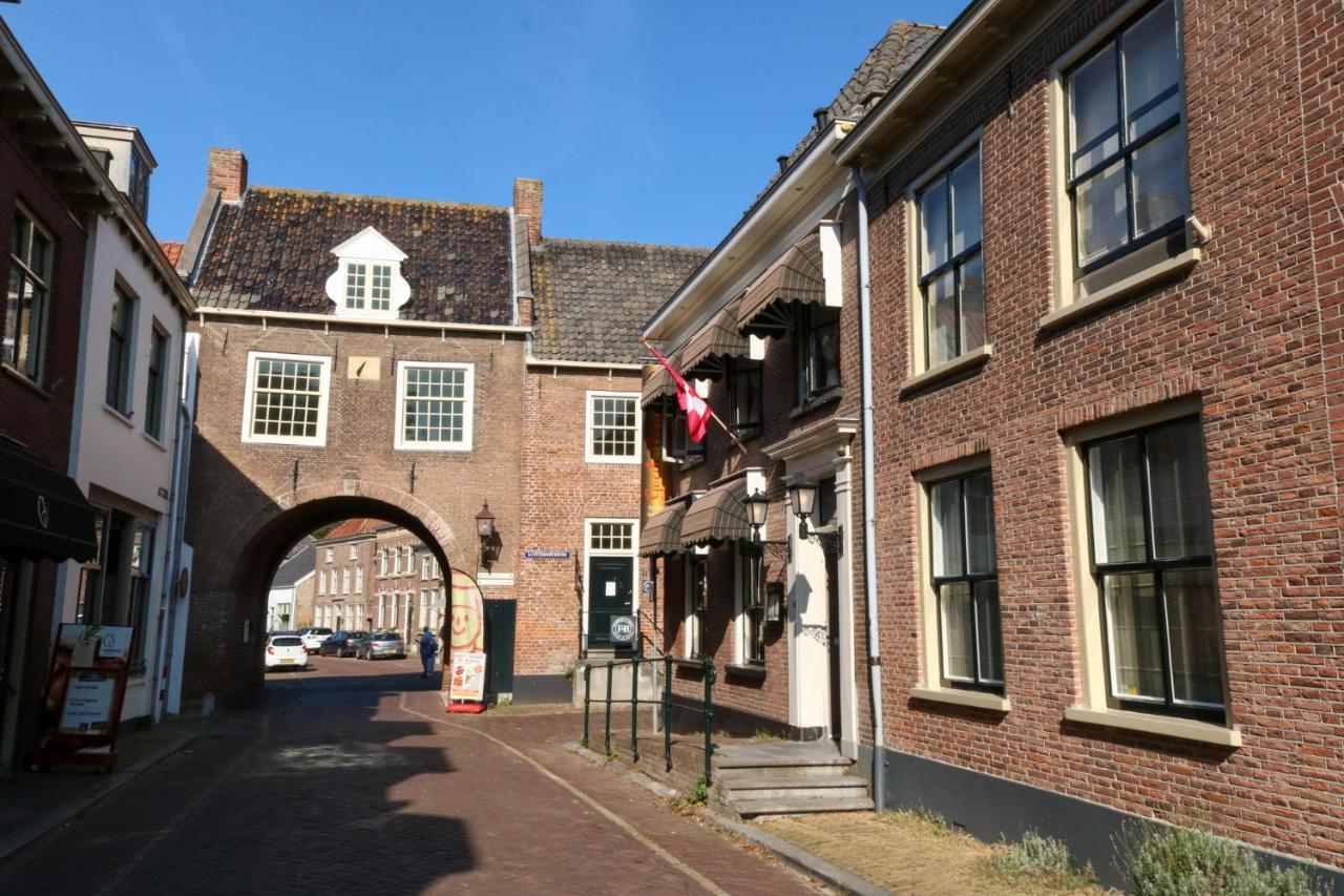 Hotel Buren Buren  Bagian luar foto