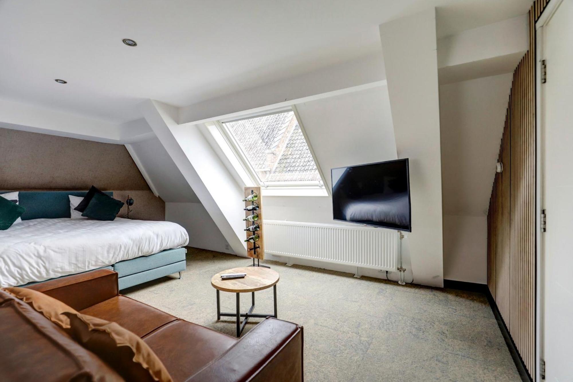 Hotel Buren Buren  Bagian luar foto